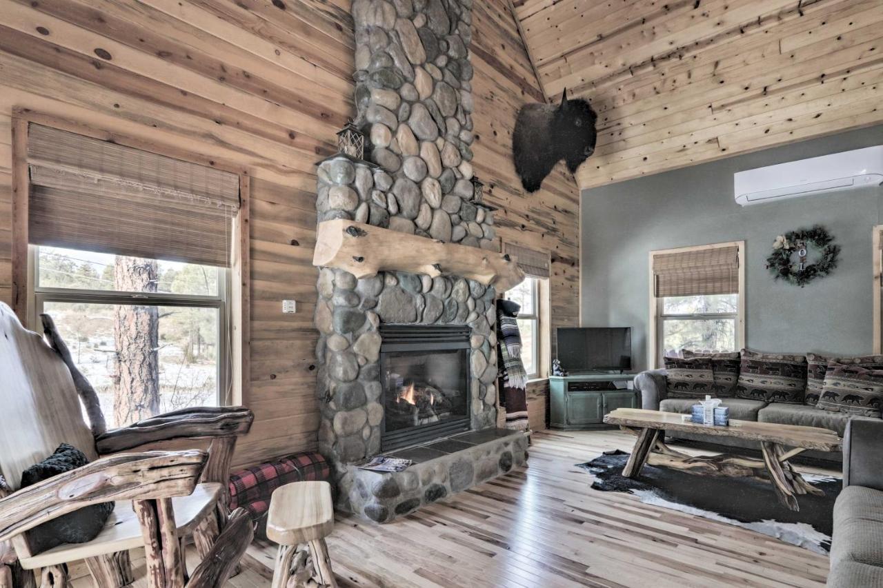 Cozy Heber-Overgaard Cabin With Fire Pit, Game Room! Luaran gambar